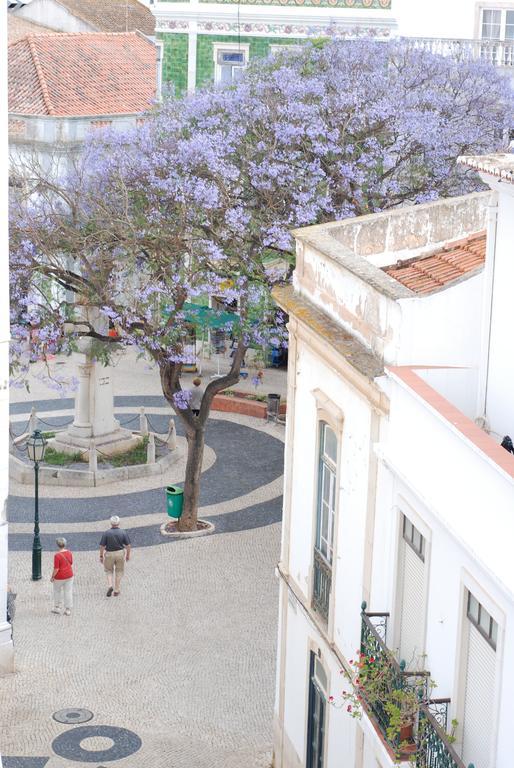 Bora * Lagos